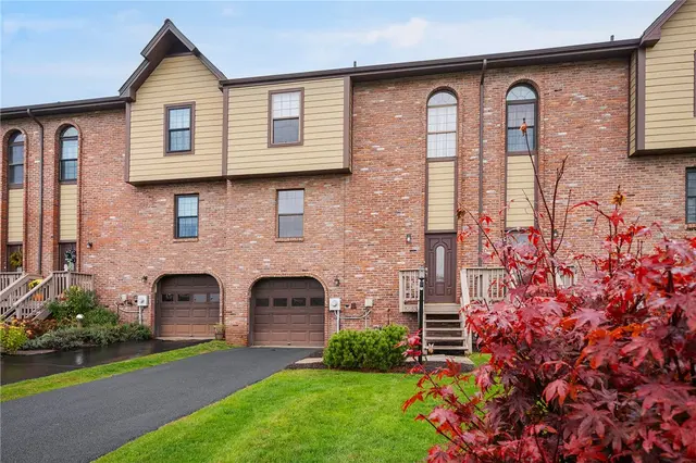 5053 Fountainwood Drive gallery image 13