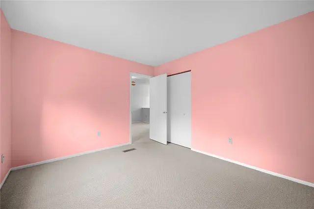 5053 Fountainwood Drive gallery image 27