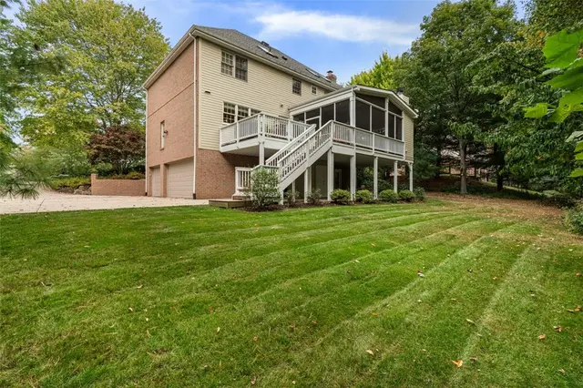 506 Hickory Ct gallery image 13