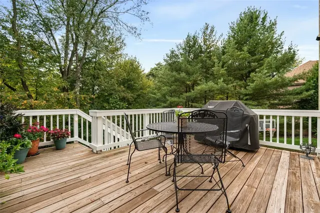 506 Hickory Ct gallery image 16