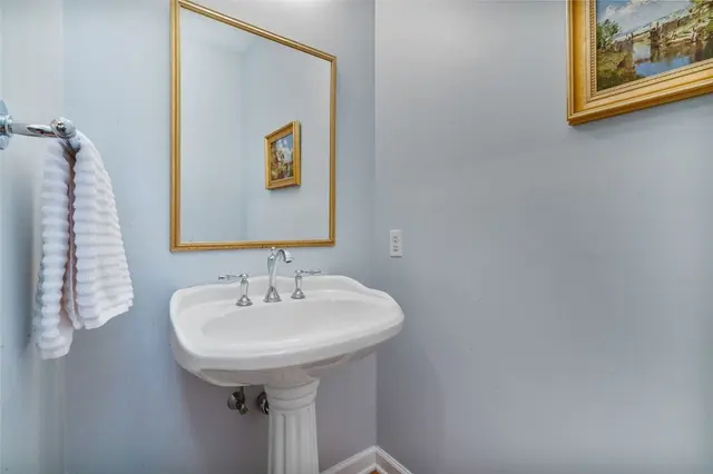 506 Hickory Ct gallery image 18