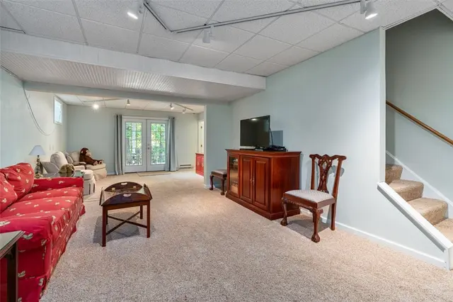 506 Hickory Ct gallery image 8