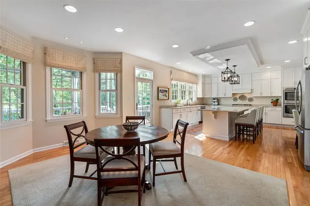 506 Hickory Ct gallery image 9