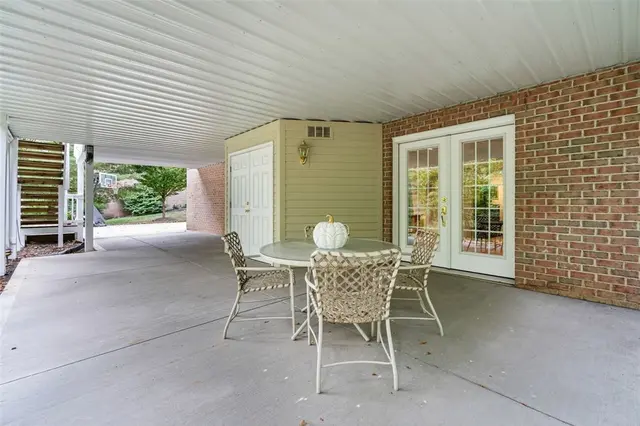 506 Hickory Ct gallery image 21