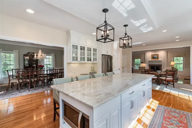 506 Hickory Ct gallery image 11