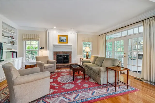 506 Hickory Ct gallery image 26
