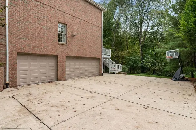 506 Hickory Ct gallery image 27