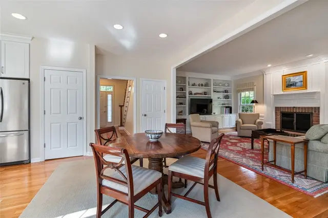 506 Hickory Ct gallery image 30