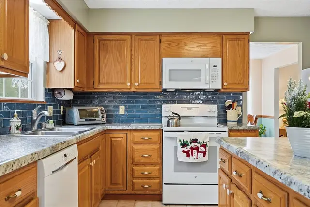506 Saint Phillips Ct gallery image 5