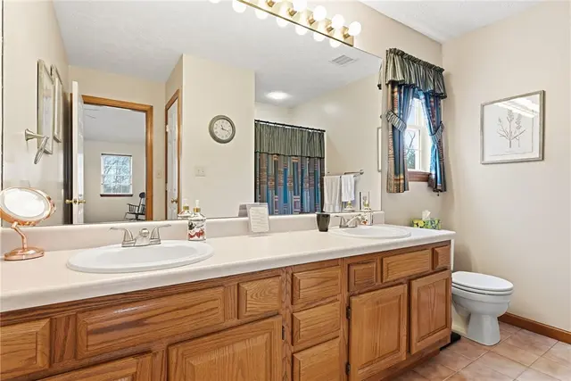 506 Saint Phillips Ct gallery image 18