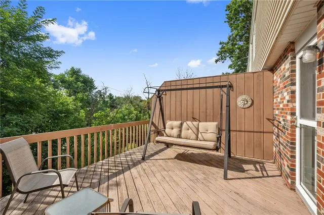 5066 Harvest Lane gallery image 3