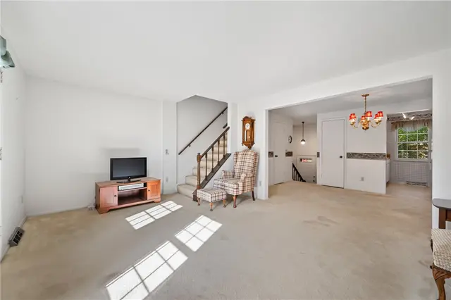 5066 Harvest Lane gallery image 8