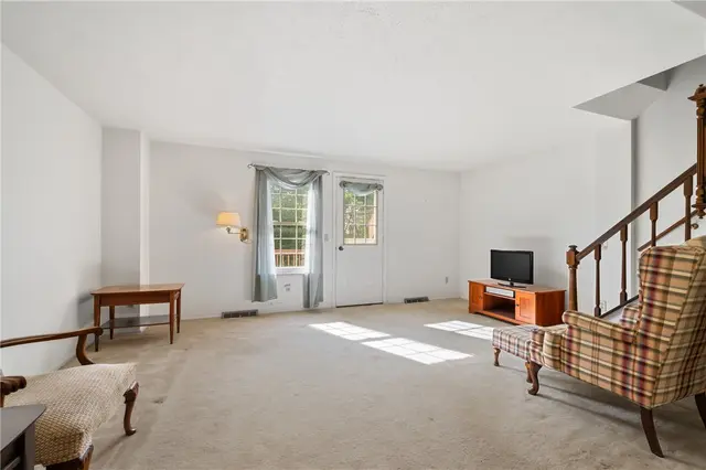 5066 Harvest Lane gallery image 10