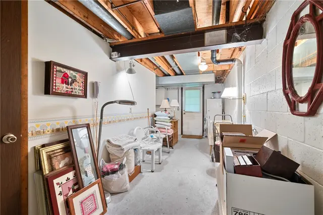 5066 Harvest Lane gallery image 15