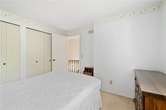 5066 Harvest Lane gallery image 16