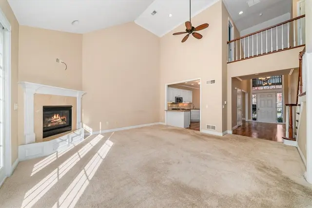507 E Vanderbilt Dr gallery image 2