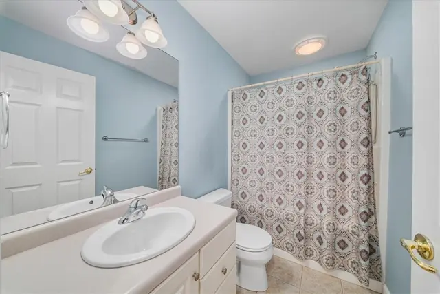 507 E Vanderbilt Dr gallery image 4