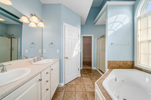 507 E Vanderbilt Dr gallery image 9