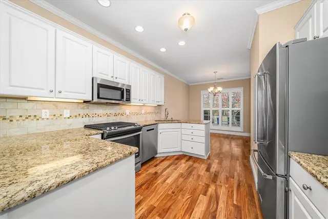 507 E Vanderbilt Dr gallery image 11