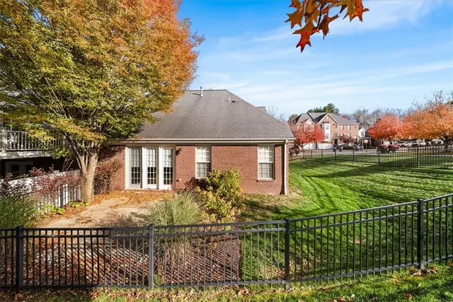 507 E Vanderbilt Dr gallery image 24
