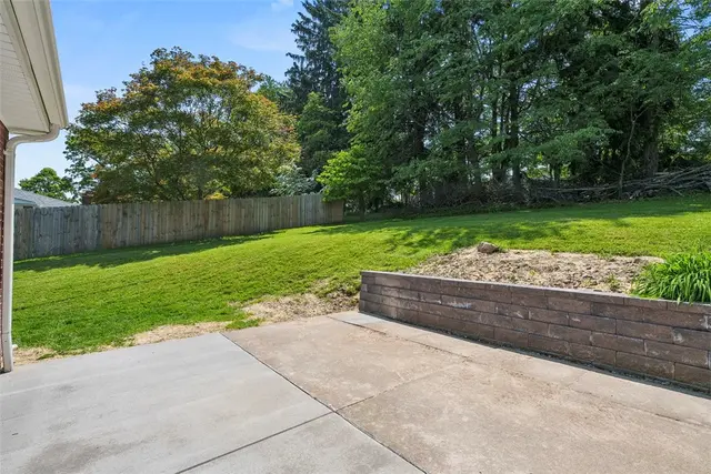 507 Edgehill Dr gallery image 13