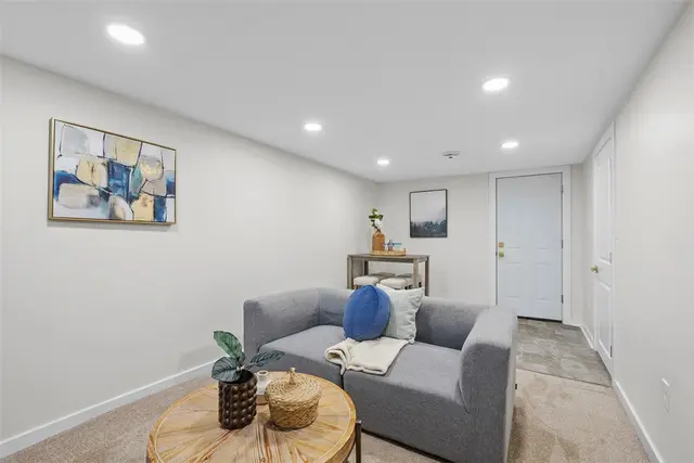 507 Edgehill Dr gallery image 25