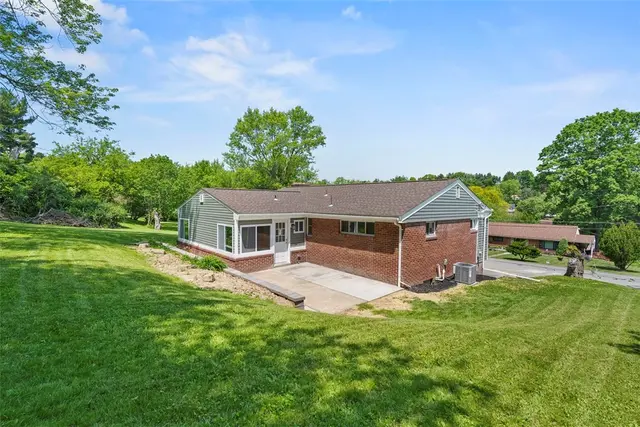 507 Edgehill Dr gallery image 27