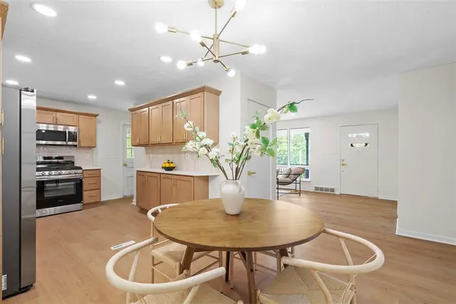 507 Edgehill Dr gallery image 31