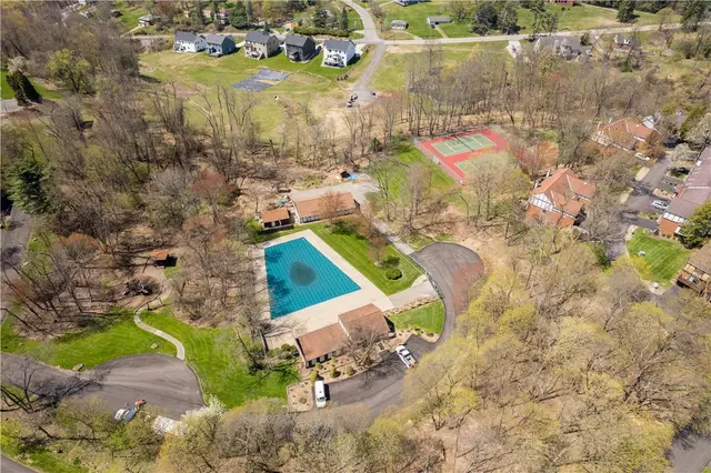 507 Sewickley Heights Dr gallery image 31