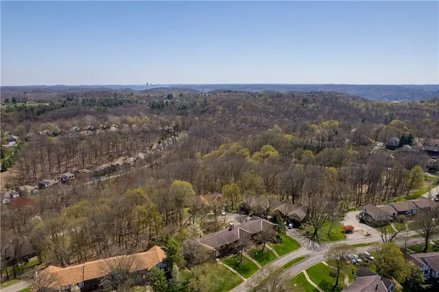 507 Sewickley Heights Dr gallery image 35