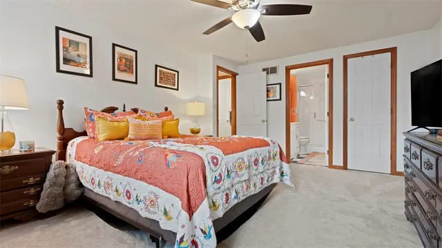 5096 Fountainwood Dr gallery image 6