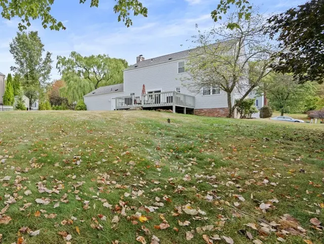 5096 Fountainwood Dr gallery image 11