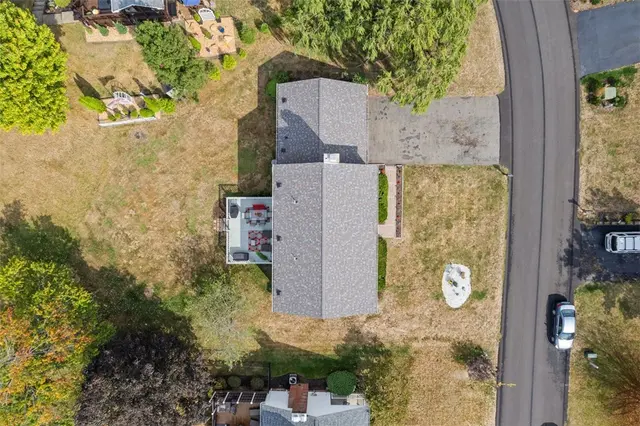 5096 Fountainwood Dr gallery image 12