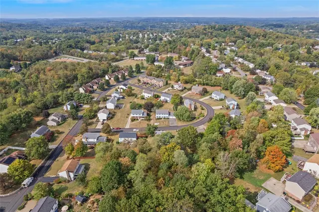 5096 Fountainwood Dr gallery image 27