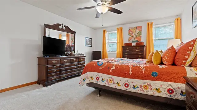 5096 Fountainwood Dr gallery image 32