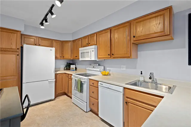 5114 Polo Fields Dr gallery image 7