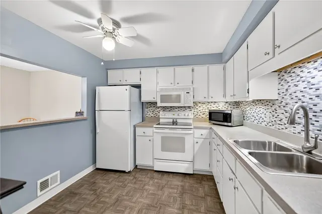 512 Dogwood Court gallery image 13