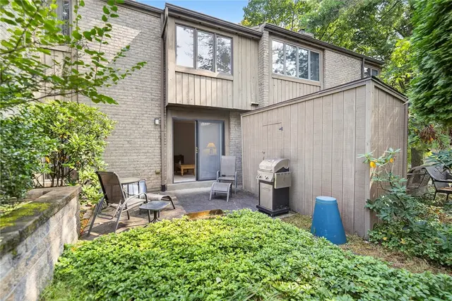 512 Dogwood Court gallery image 15