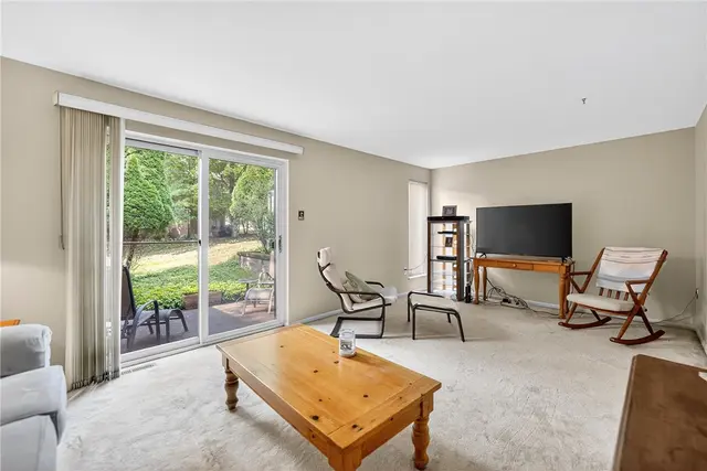 512 Dogwood Court gallery image 17