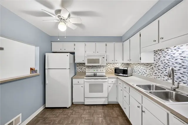 512 Dogwood Court gallery image 27