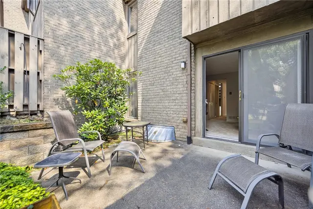 512 Dogwood Court gallery image 31