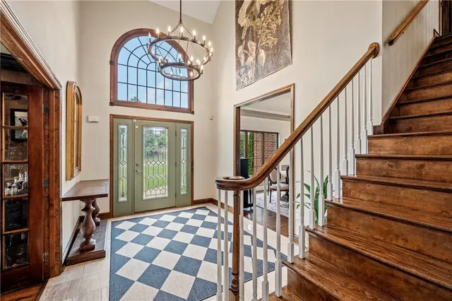 512 Laurel Oak Drive gallery image 3