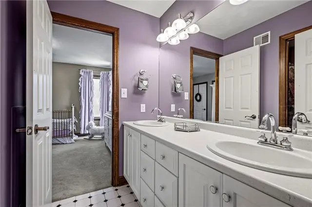 512 Laurel Oak Drive gallery image 6