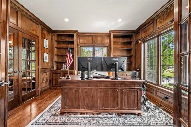 512 Laurel Oak Drive gallery image 10