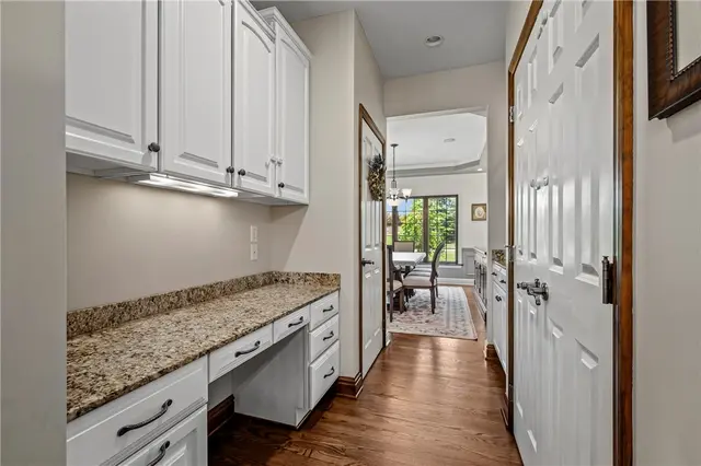 512 Laurel Oak Drive gallery image 14