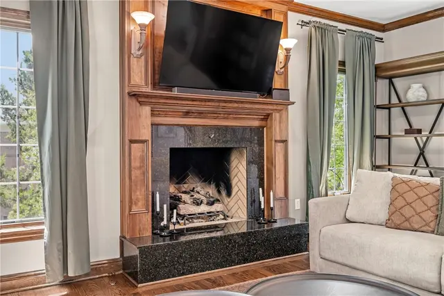 512 Laurel Oak Drive gallery image 18