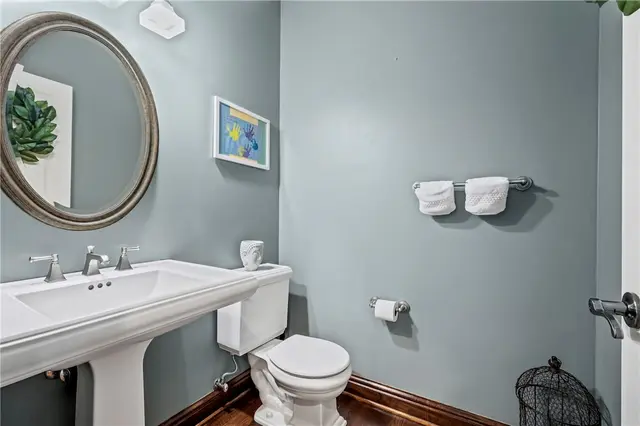 512 Laurel Oak Drive gallery image 24