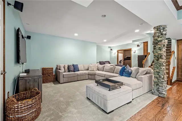 512 Laurel Oak Drive gallery image 28