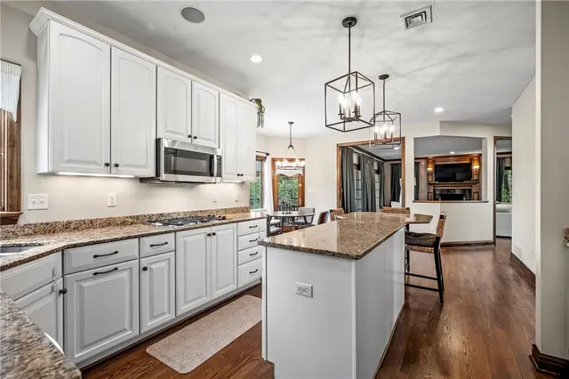 512 Laurel Oak Drive gallery image 30