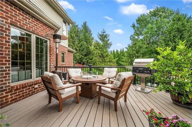 512 Laurel Oak Drive gallery image 31